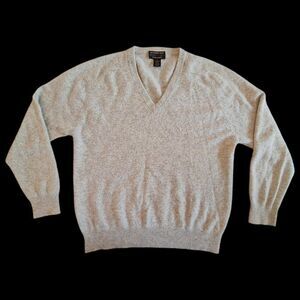 VTG Colours Alexander Julian Gray 100% Cashmere Men's V-Neck Sweater Size Medium